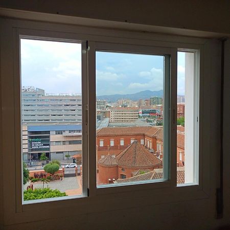 Habitacion Privada Centro Malaga Cerca Tren Maria Zambrano Y Playa Muy Buena Conexion Wifi Bagian luar foto
