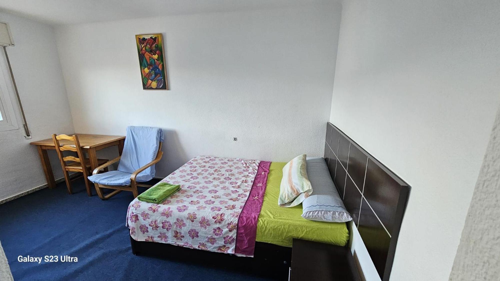 Habitacion Privada Centro Malaga Cerca Tren Maria Zambrano Y Playa Muy Buena Conexion Wifi Bagian luar foto