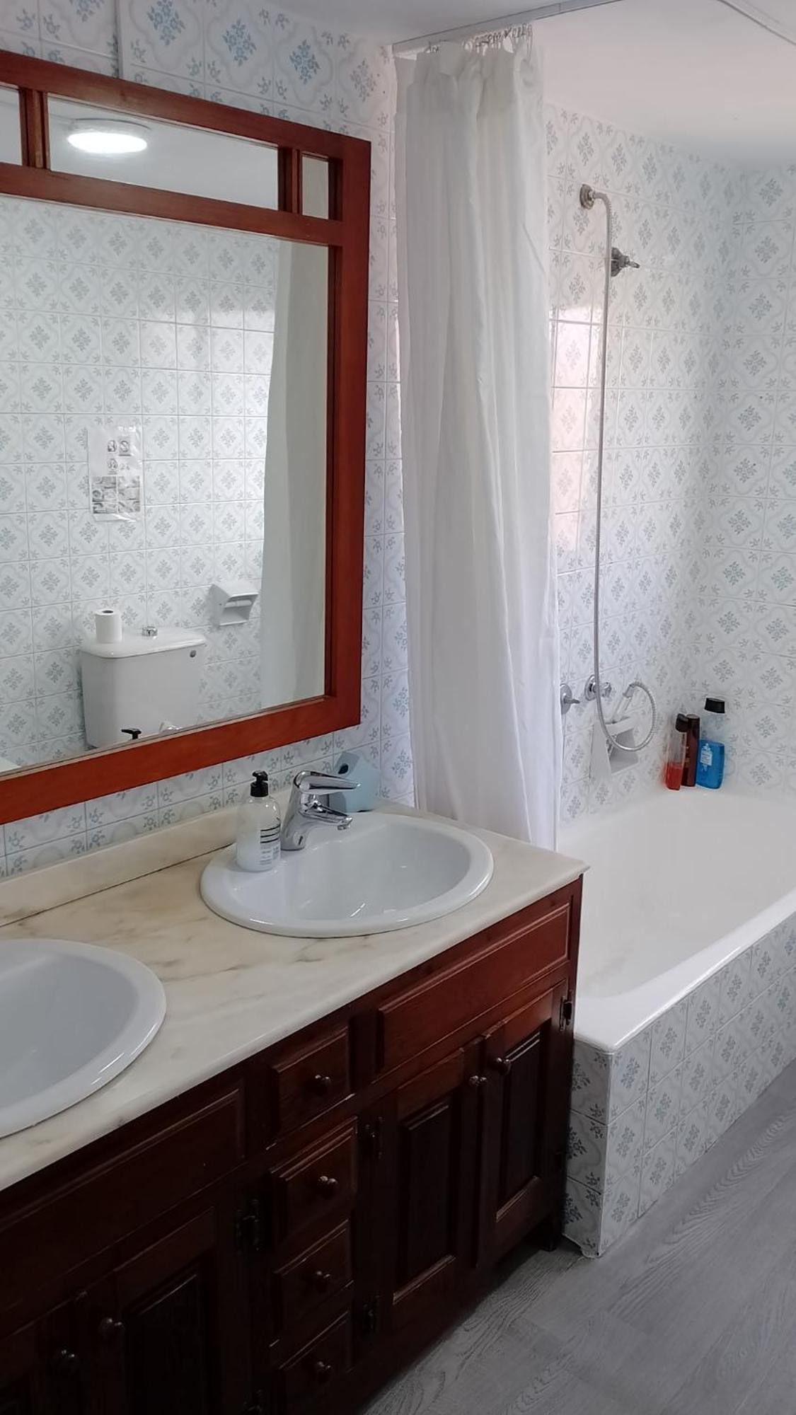 Habitacion Privada Centro Malaga Cerca Tren Maria Zambrano Y Playa Muy Buena Conexion Wifi Bagian luar foto