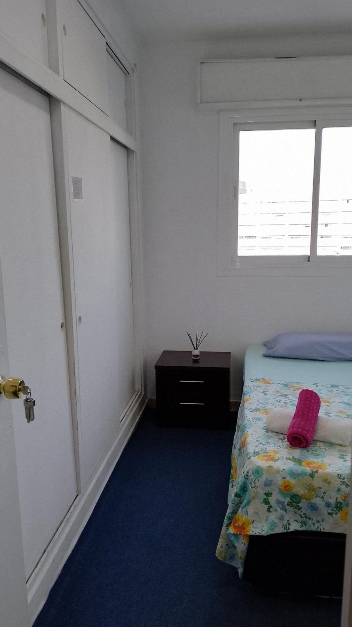 Habitacion Privada Centro Malaga Cerca Tren Maria Zambrano Y Playa Muy Buena Conexion Wifi Bagian luar foto