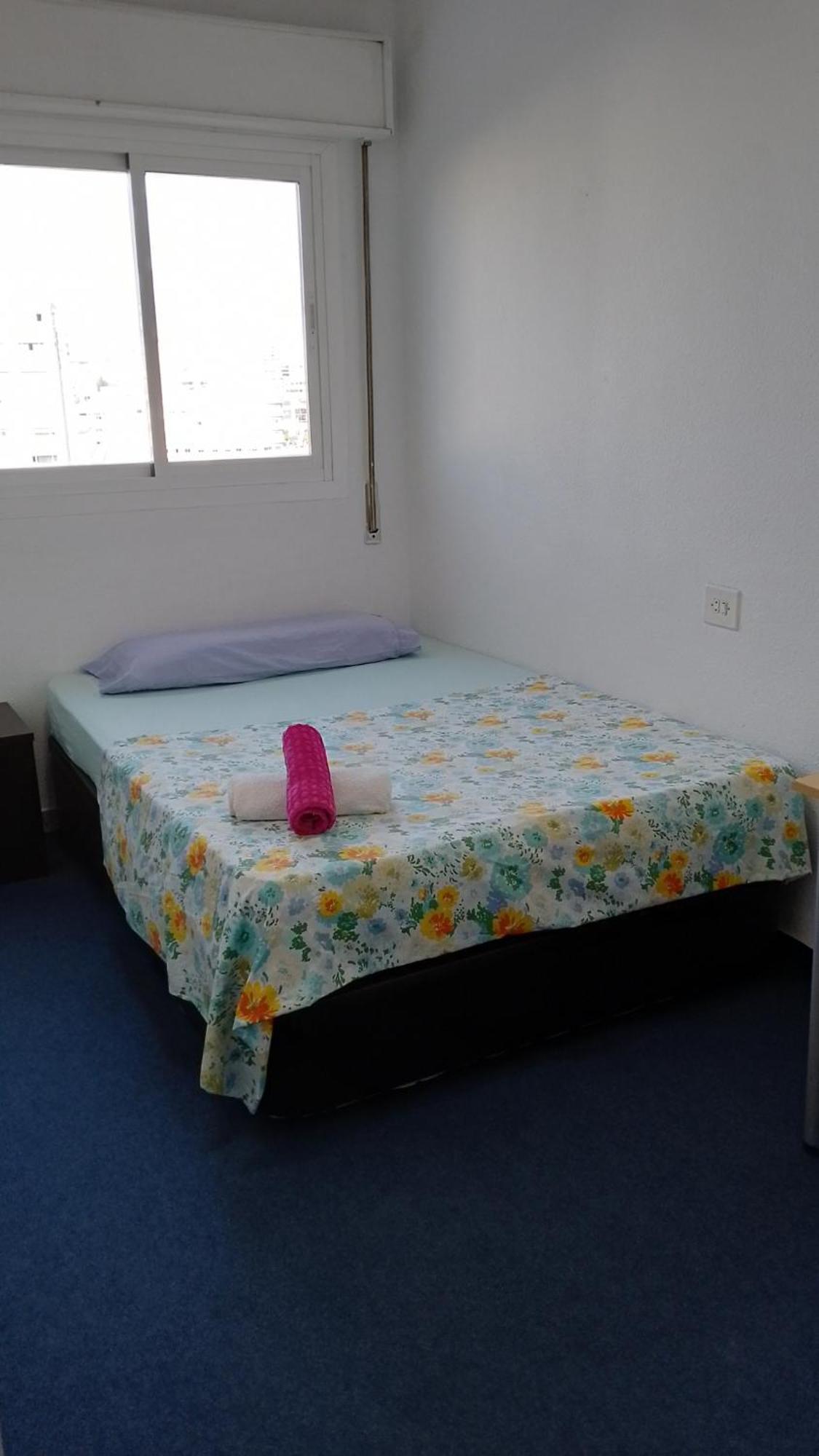 Habitacion Privada Centro Malaga Cerca Tren Maria Zambrano Y Playa Muy Buena Conexion Wifi Bagian luar foto