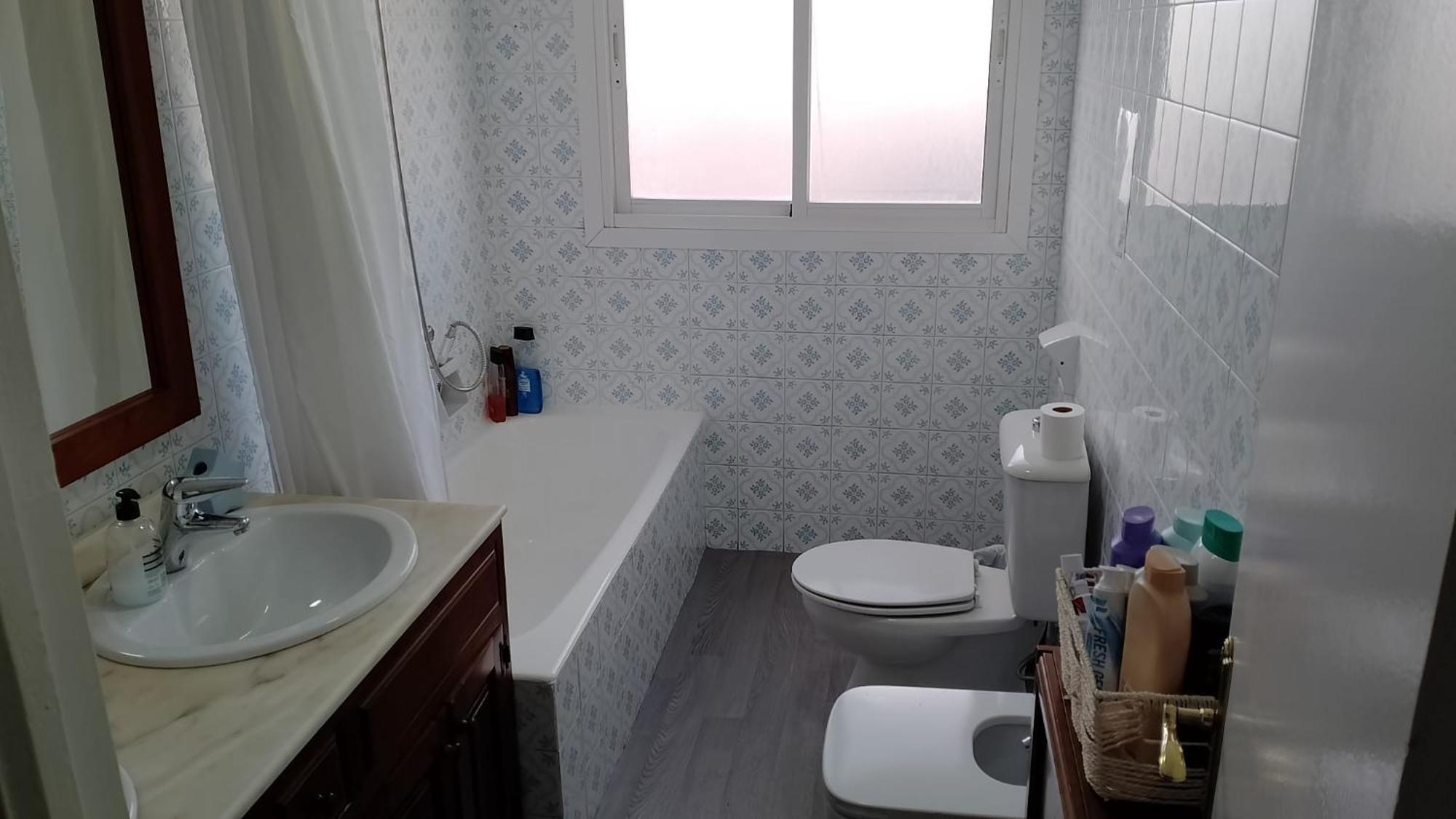 Habitacion Privada Centro Malaga Cerca Tren Maria Zambrano Y Playa Muy Buena Conexion Wifi Bagian luar foto