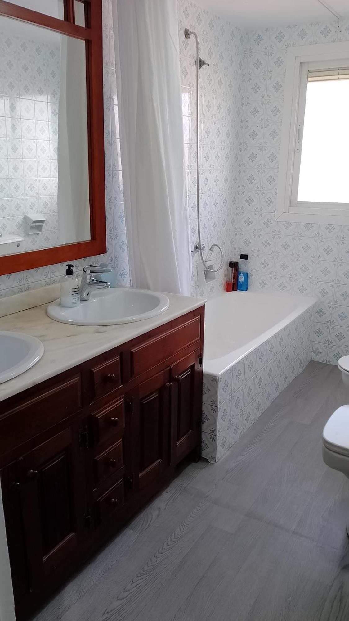 Habitacion Privada Centro Malaga Cerca Tren Maria Zambrano Y Playa Muy Buena Conexion Wifi Bagian luar foto