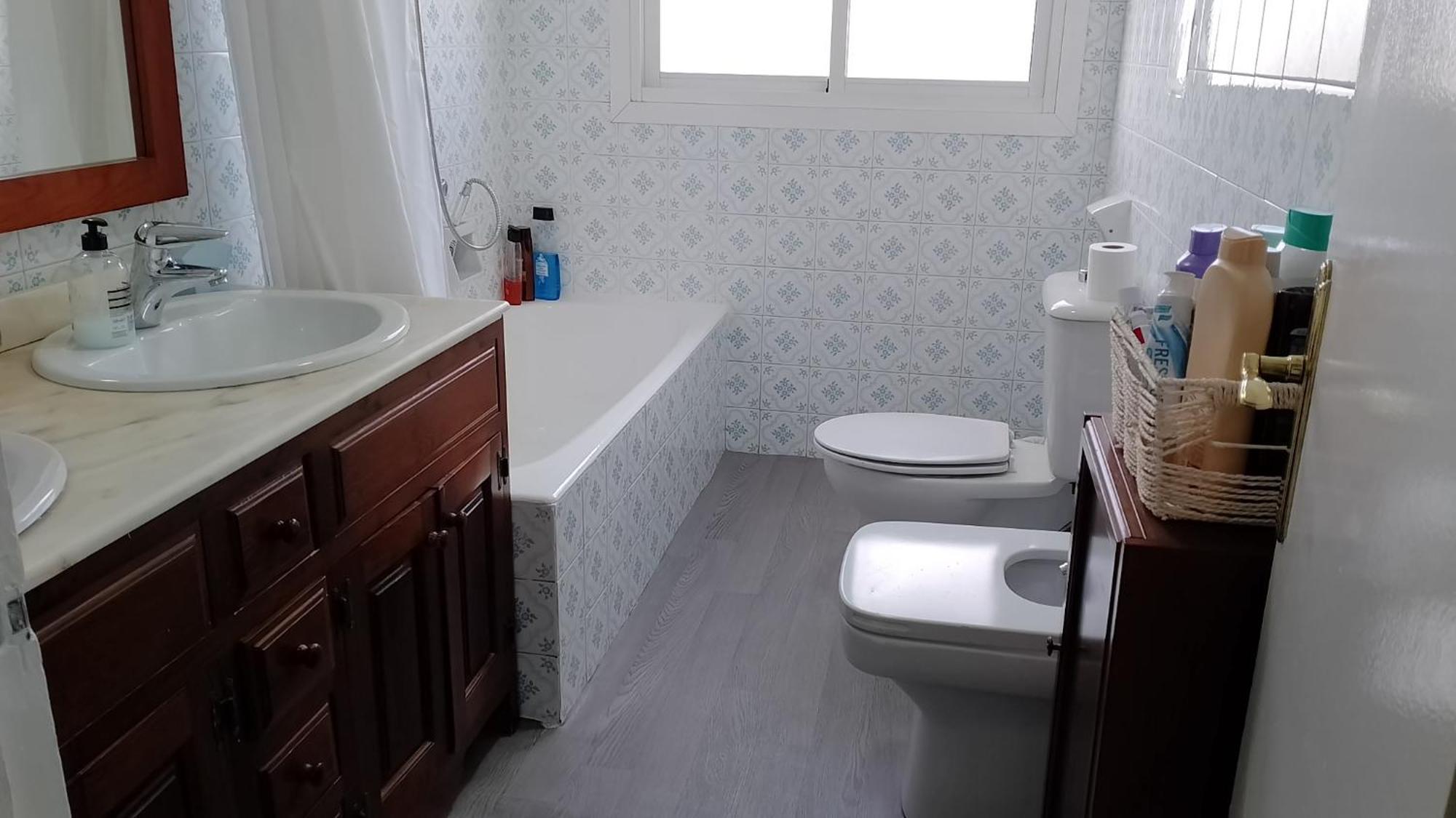 Habitacion Privada Centro Malaga Cerca Tren Maria Zambrano Y Playa Muy Buena Conexion Wifi Bagian luar foto