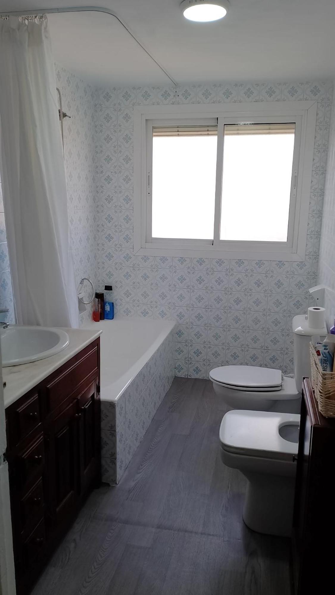Habitacion Privada Centro Malaga Cerca Tren Maria Zambrano Y Playa Muy Buena Conexion Wifi Bagian luar foto