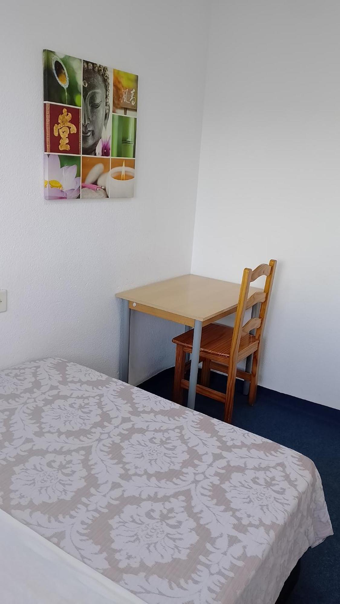 Habitacion Privada Centro Malaga Cerca Tren Maria Zambrano Y Playa Muy Buena Conexion Wifi Bagian luar foto